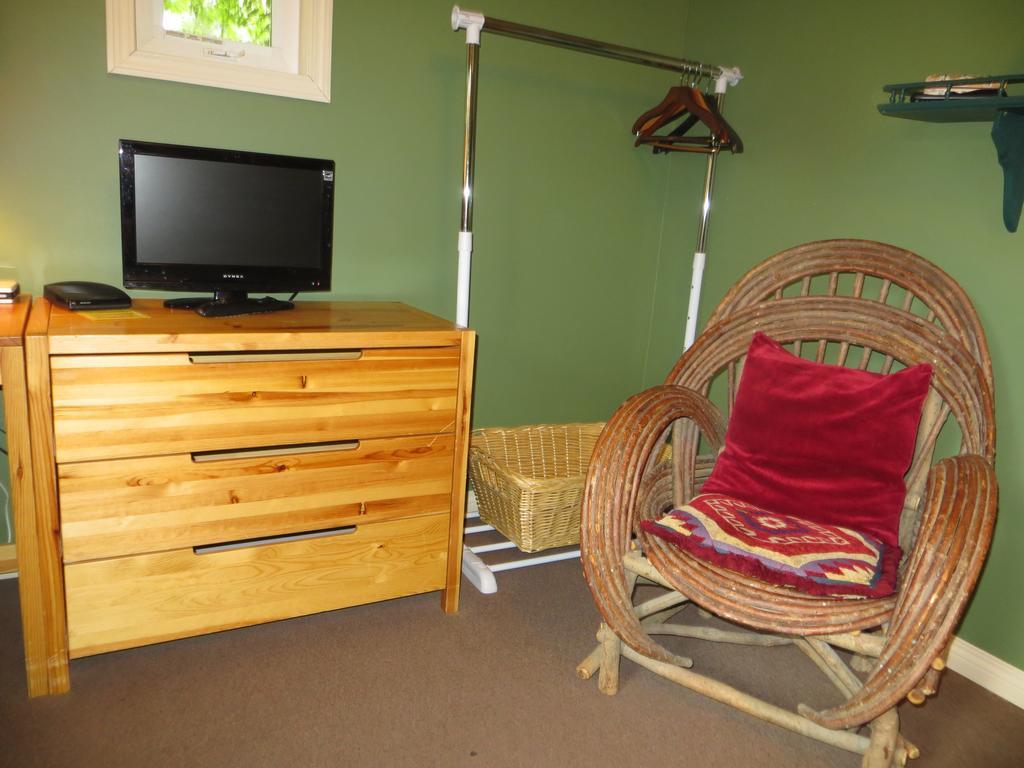 River Lee Executive Bed And Breakfast YYC Oda fotoğraf