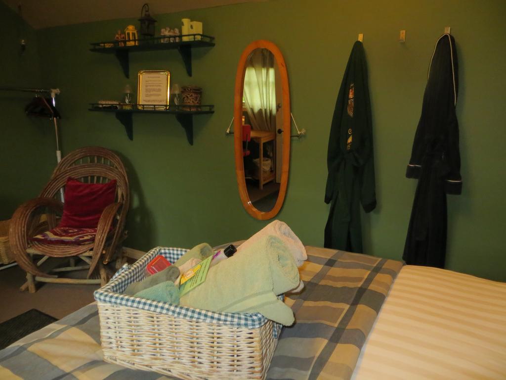 River Lee Executive Bed And Breakfast YYC Oda fotoğraf