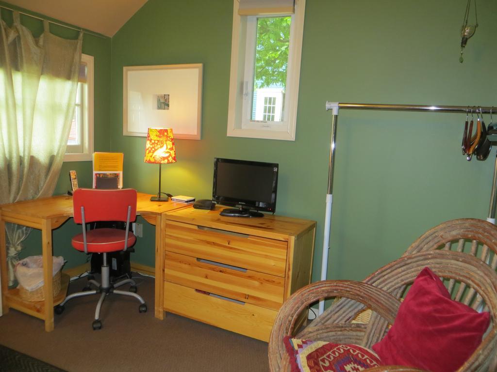 River Lee Executive Bed And Breakfast YYC Oda fotoğraf