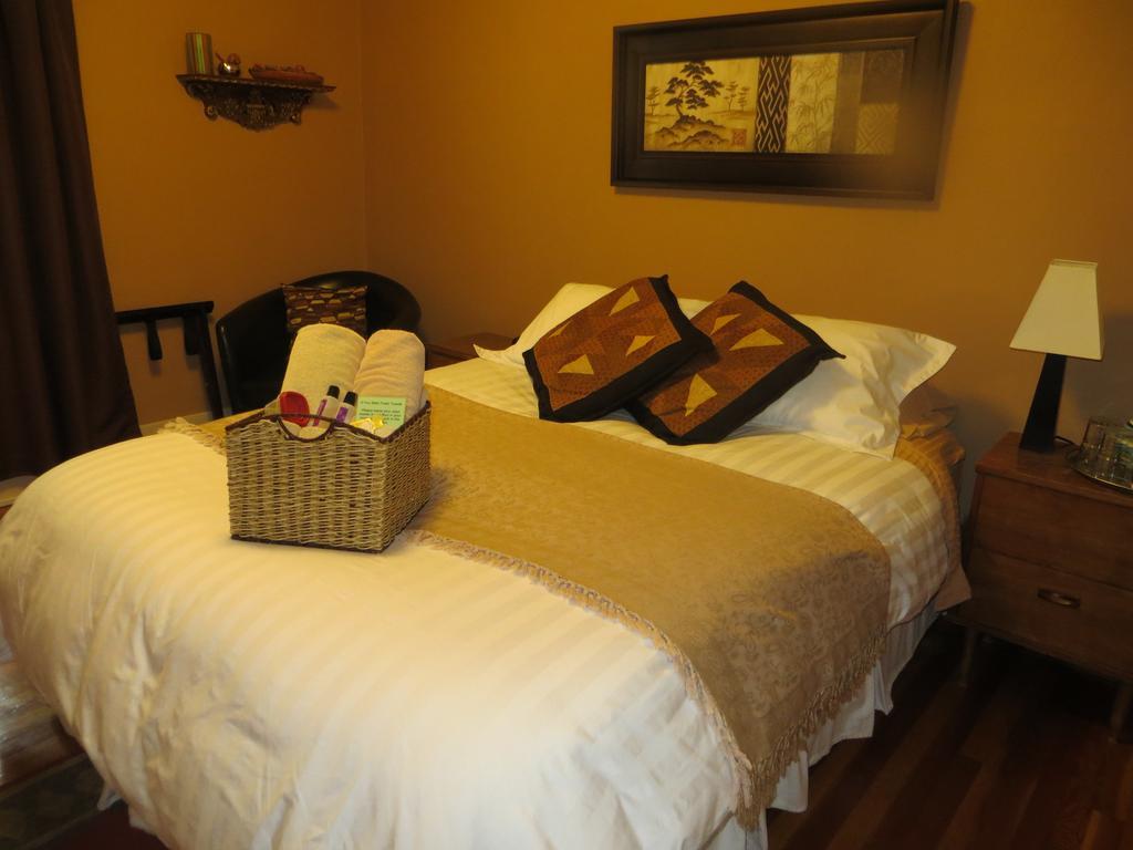 River Lee Executive Bed And Breakfast YYC Oda fotoğraf