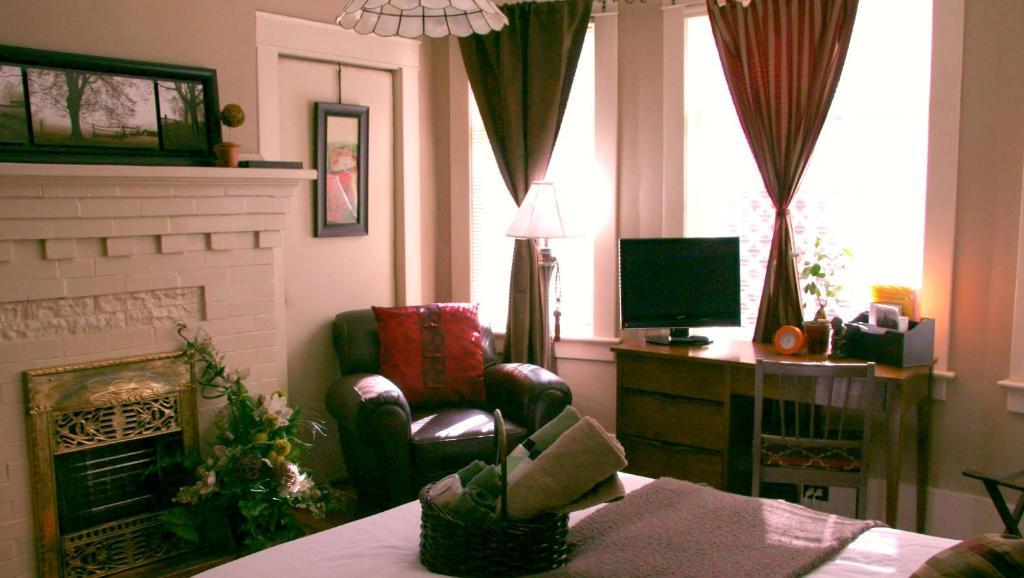 River Lee Executive Bed And Breakfast YYC Oda fotoğraf