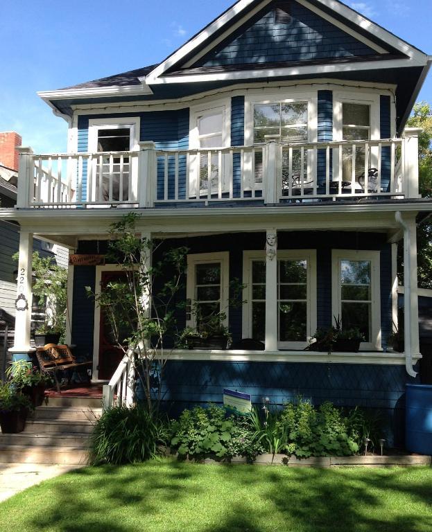 River Lee Executive Bed And Breakfast YYC Dış mekan fotoğraf
