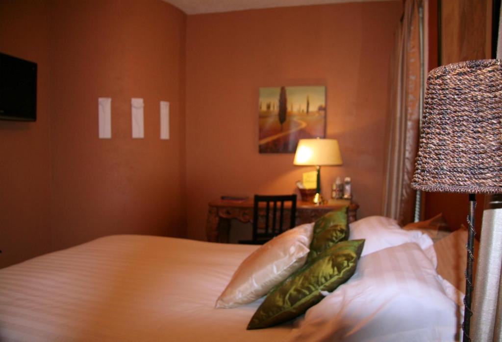 River Lee Executive Bed And Breakfast YYC Oda fotoğraf