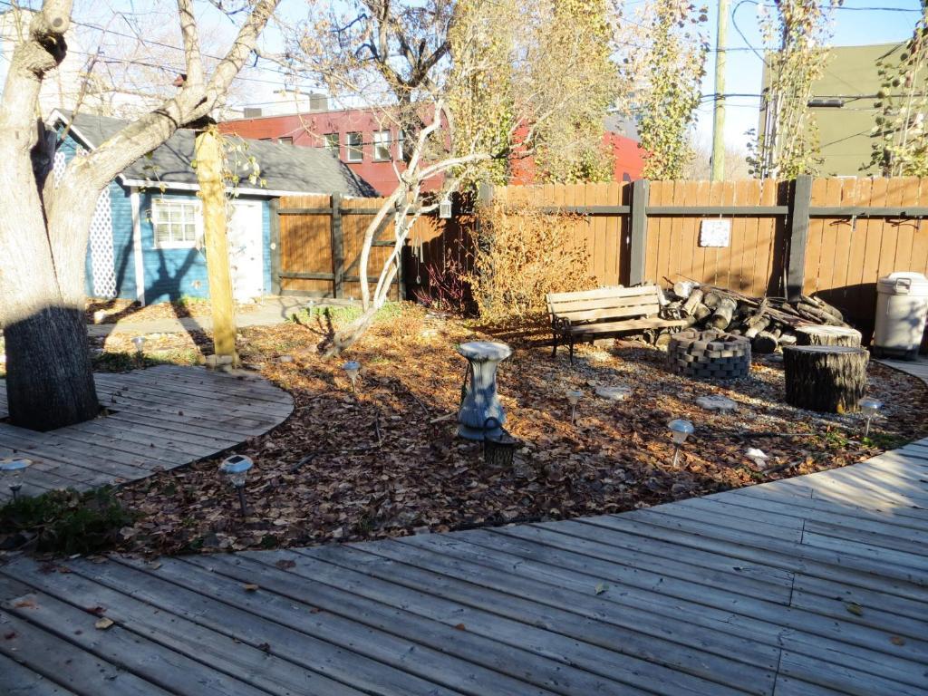 River Lee Executive Bed And Breakfast YYC Dış mekan fotoğraf