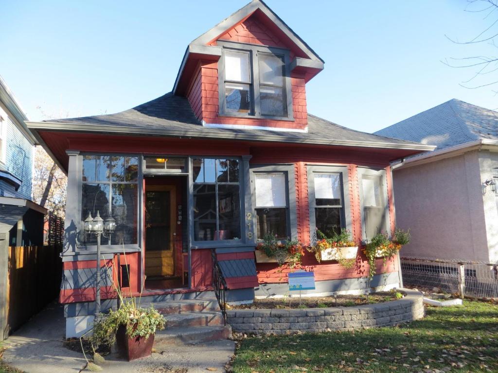 River Lee Executive Bed And Breakfast YYC Dış mekan fotoğraf